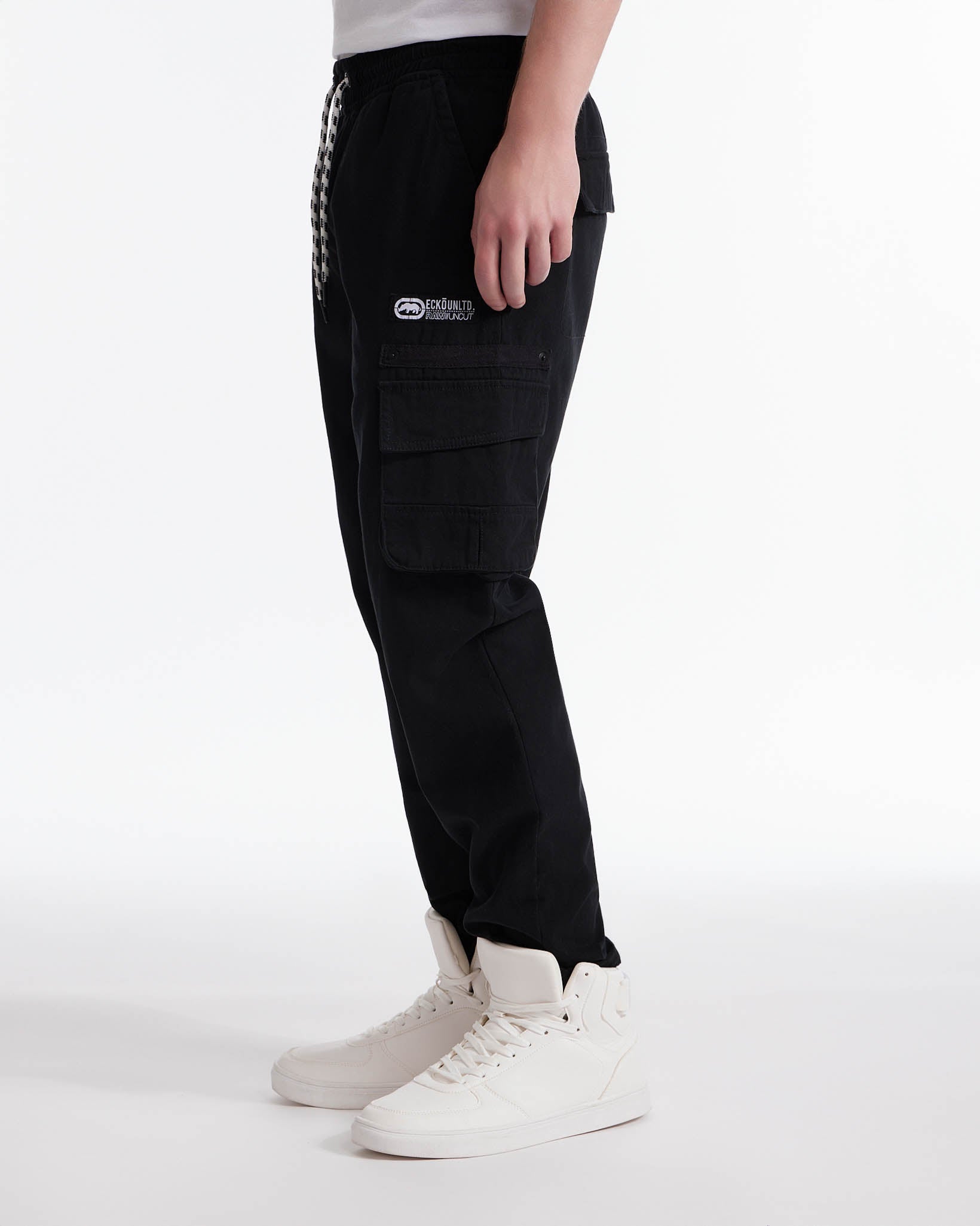On(オン) CORE PANTS XS ブラック Black On Running Core Woven Track Pants - JD Sports Global